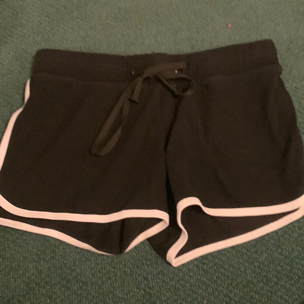 Black medium shorts